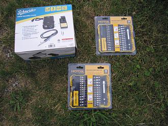 Click image for larger version  Name:	solder station and knife set.jpg Views:	28 Size:	1.41 MB ID:	150998