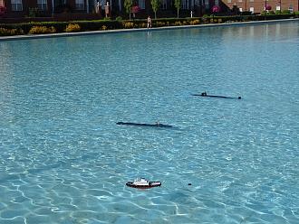 Click image for larger version

Name:	subs in water_2_s.jpg
Views:	106
Size:	1.98 MB
ID:	151812