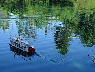 Click image for larger version

Name:	paddle wheeler _1.jpg
Views:	21
Size:	2.11 MB
ID:	152291
